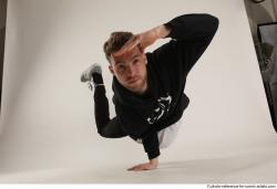 KEETA BREAK DANCE FREEZE